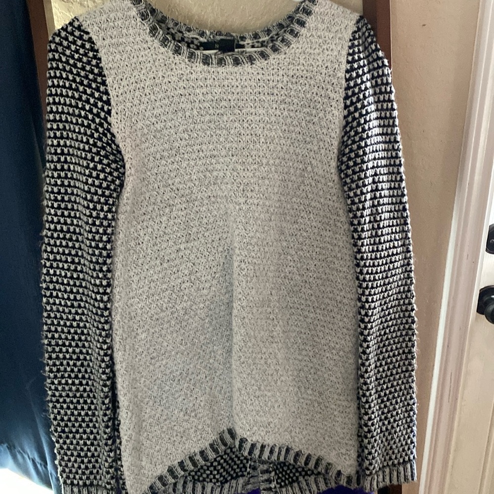 Black and grey sweater top
